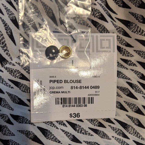 ~SOLD~ NWT Liz Claiborne Piped Blouse Size L - Picture 8 of 8